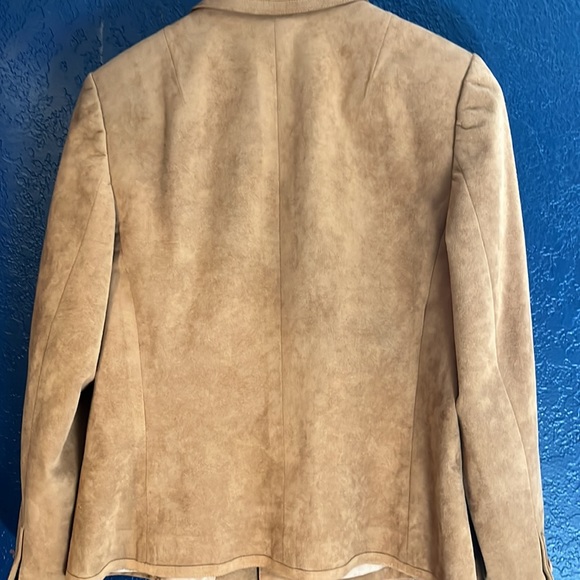 Lined suede camel blazer. - Picture 6 of 8